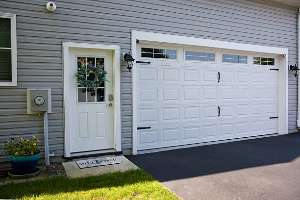 24/7 Emergency Garage Door Panel Replacement experts in Buena Vista, MI